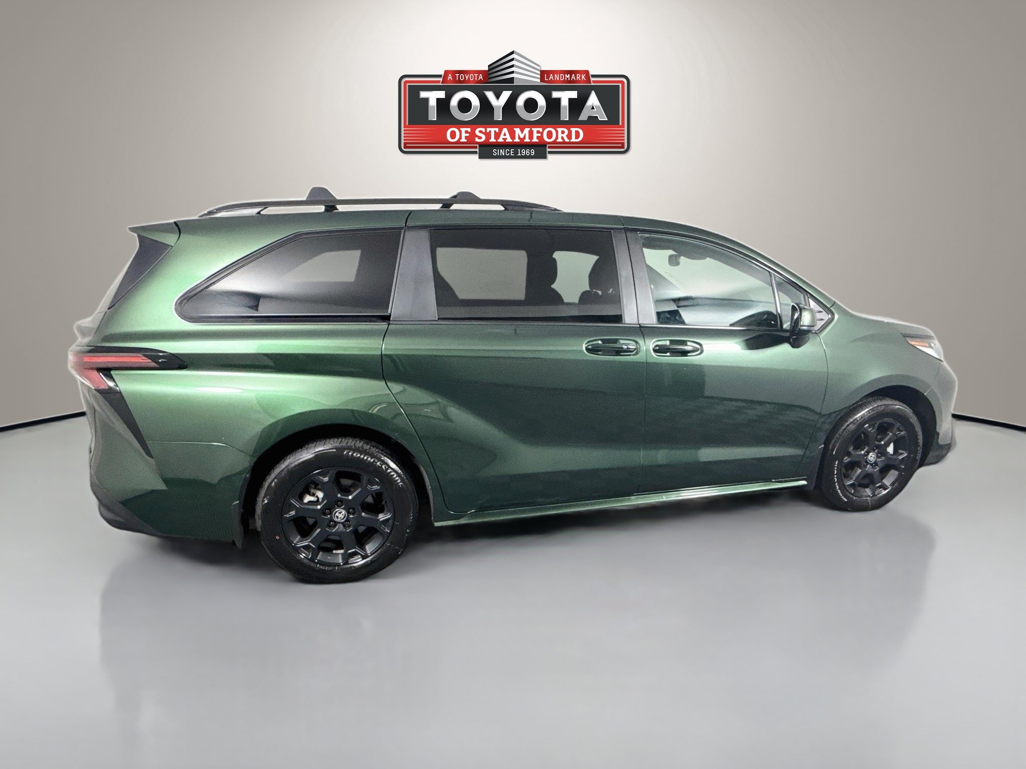 Certified 2025 Toyota Sienna XLE Woodland Edition AWD/4WD image 8