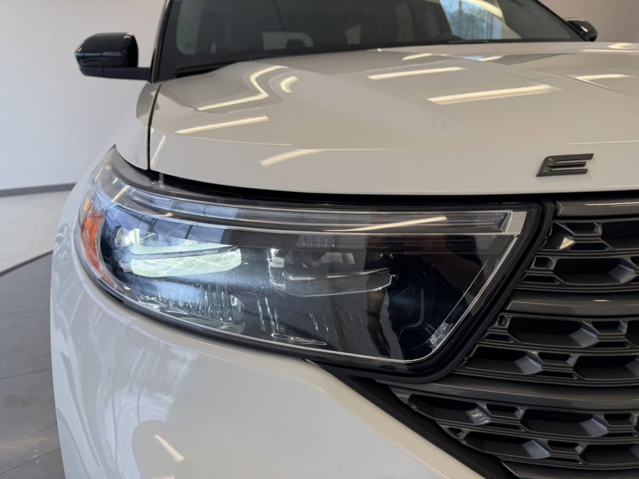 Used 2022 Ford Explorer XLT w/ Equipment Group 202A AWD/4WD image 50
