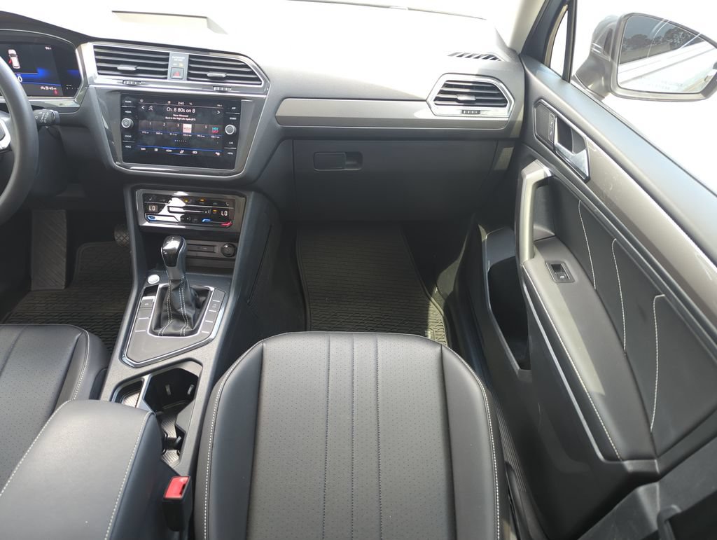 Certified 2023 Volkswagen Tiguan SE w/ Panoramic Sunroof Package FWD image 16