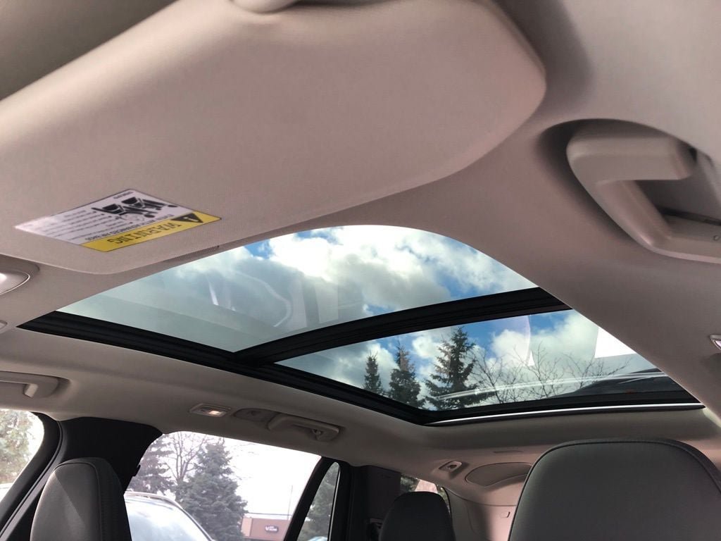 New 2026 Volvo XC90 B6 Plus w/ Protection Package Premier AWD/4WD image 8