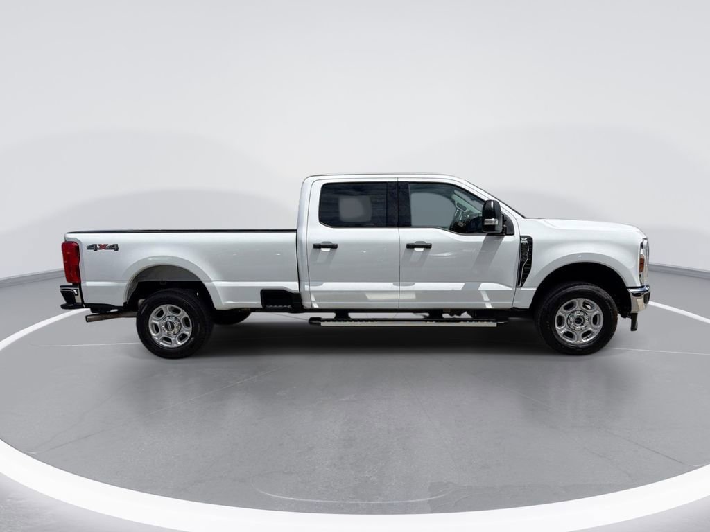 Used 2025 Ford F250 XLT AWD/4WD image 3