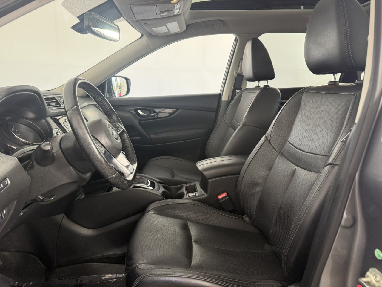 Used 2018 Nissan Rogue SL w/ Premium Package AWD/4WD image 14