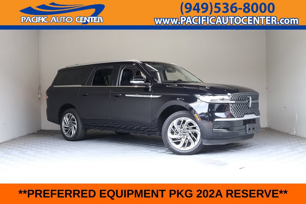 Used 2025 Lincoln Navigator L Reserve AWD/4WD image 1