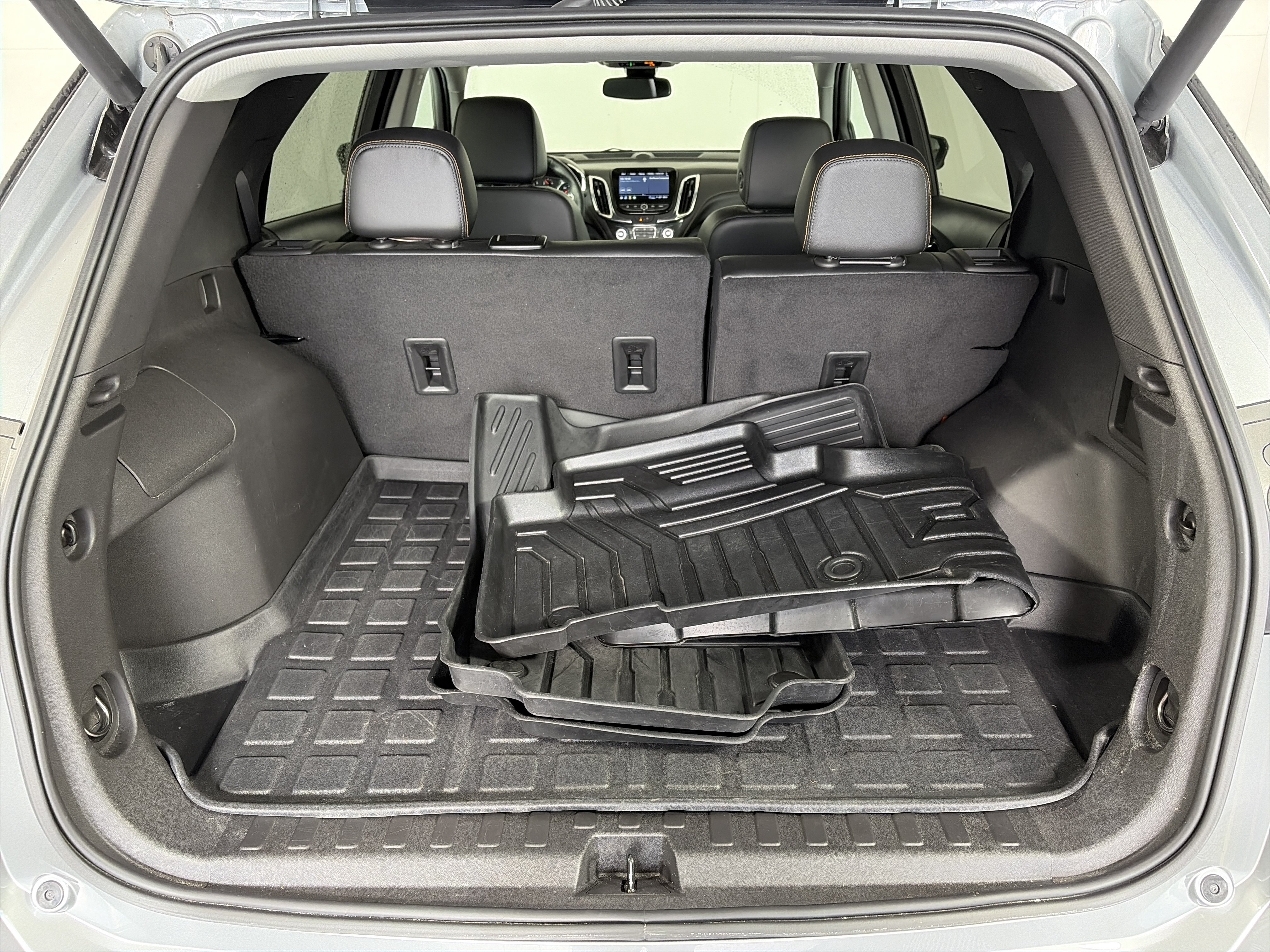 Used 2023 Chevrolet Equinox Premier AWD/4WD image 14