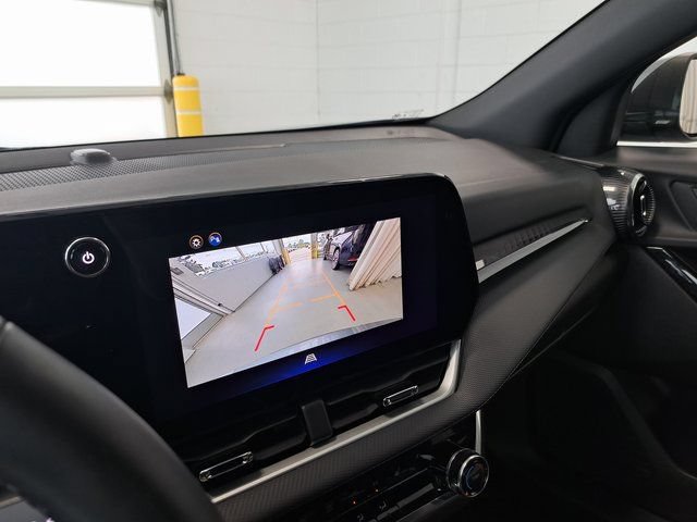 Used 2025 Chevrolet Equinox LT AWD/4WD image 13