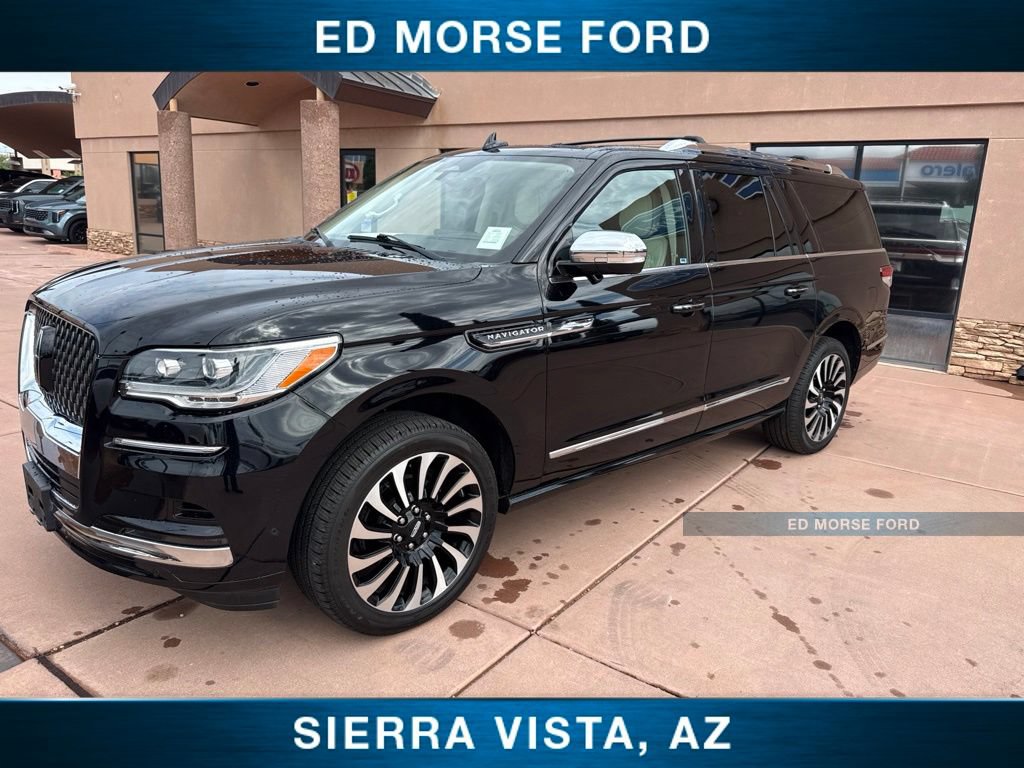 Used 2023 Lincoln Navigator L Black Label AWD/4WD image 3