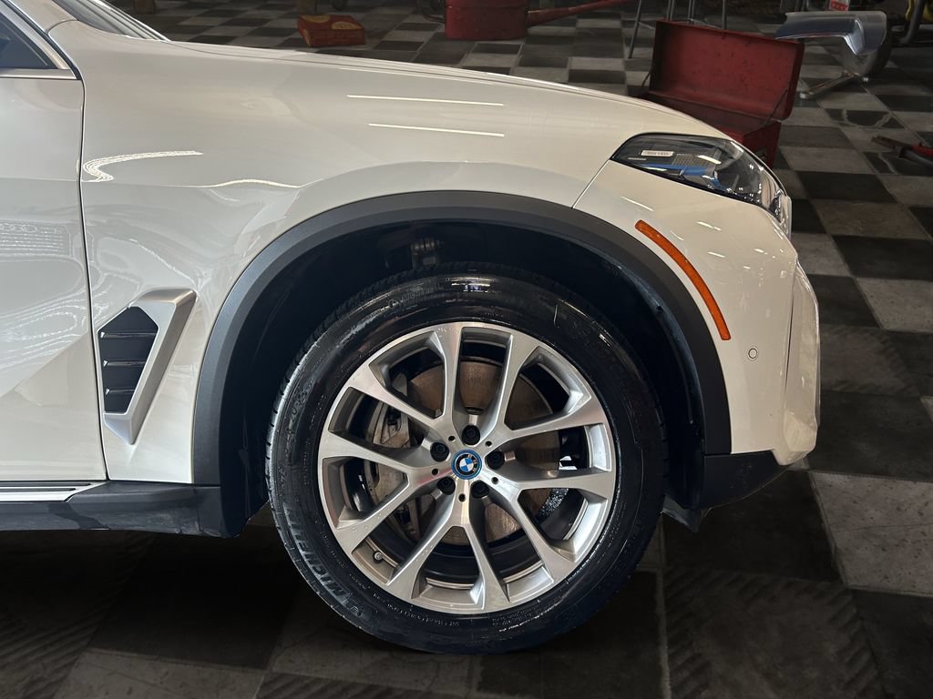 Used 2025 BMW X5 xDrive50e AWD/4WD image 10