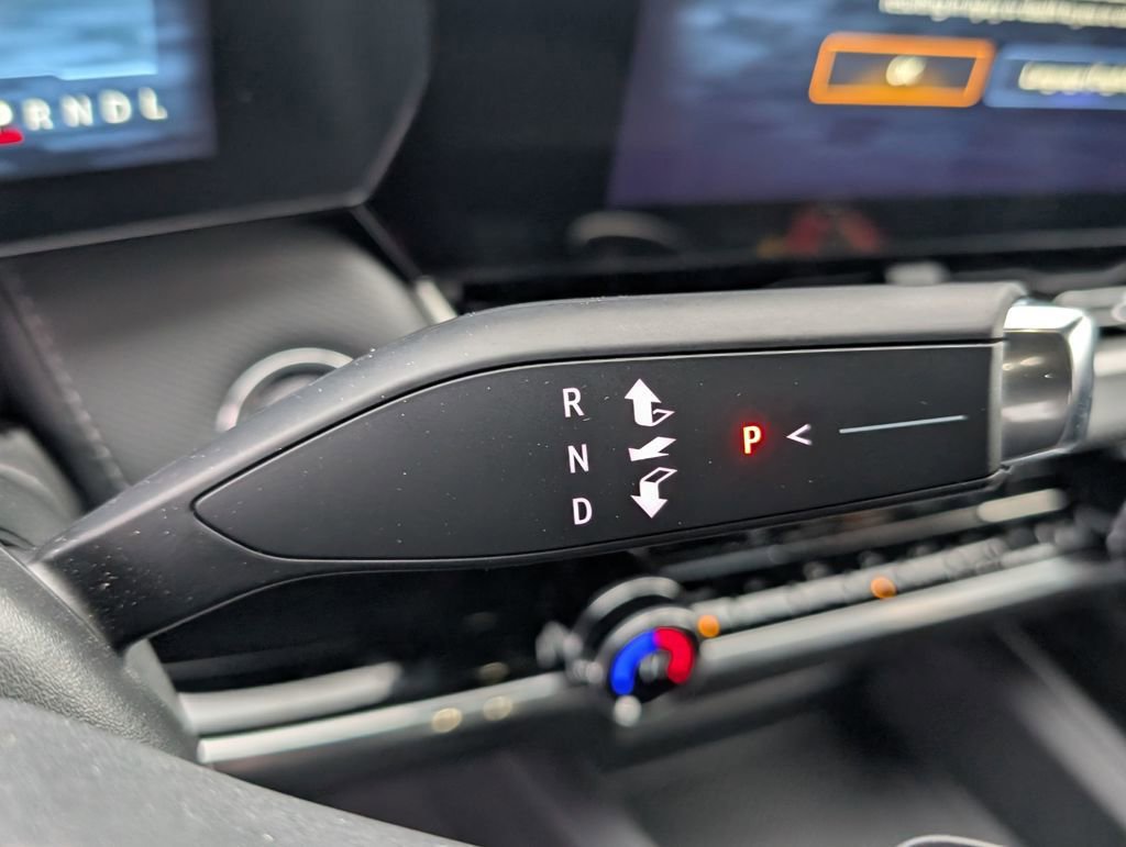 New 2026 Chevrolet Equinox LT w/ Convenience Package II image 21