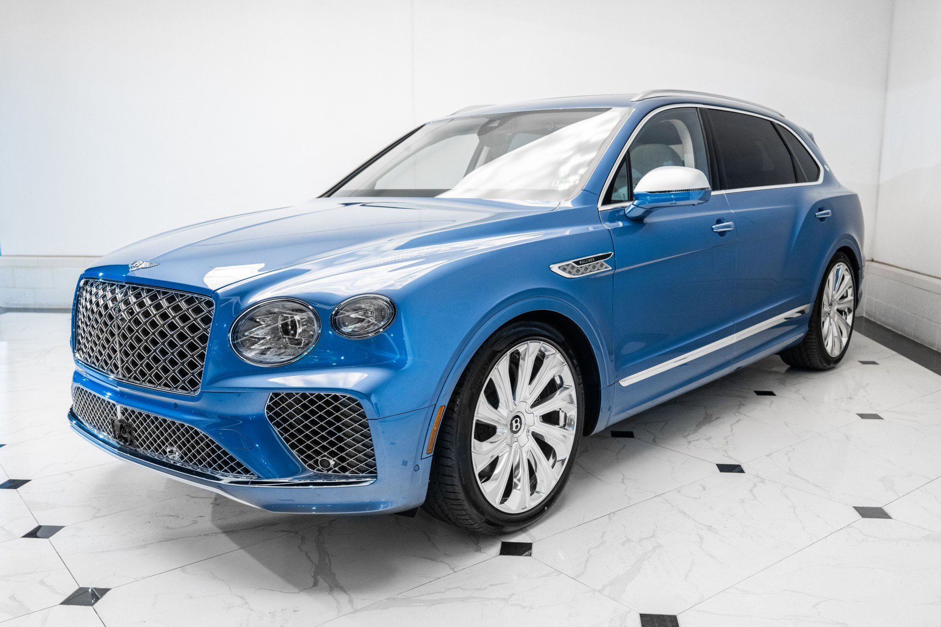 New 2025 Bentley Bentayga Extended Wheelbase image 9