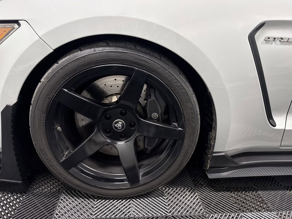 Used 2017 Ford Mustang Shelby GT350 image 12