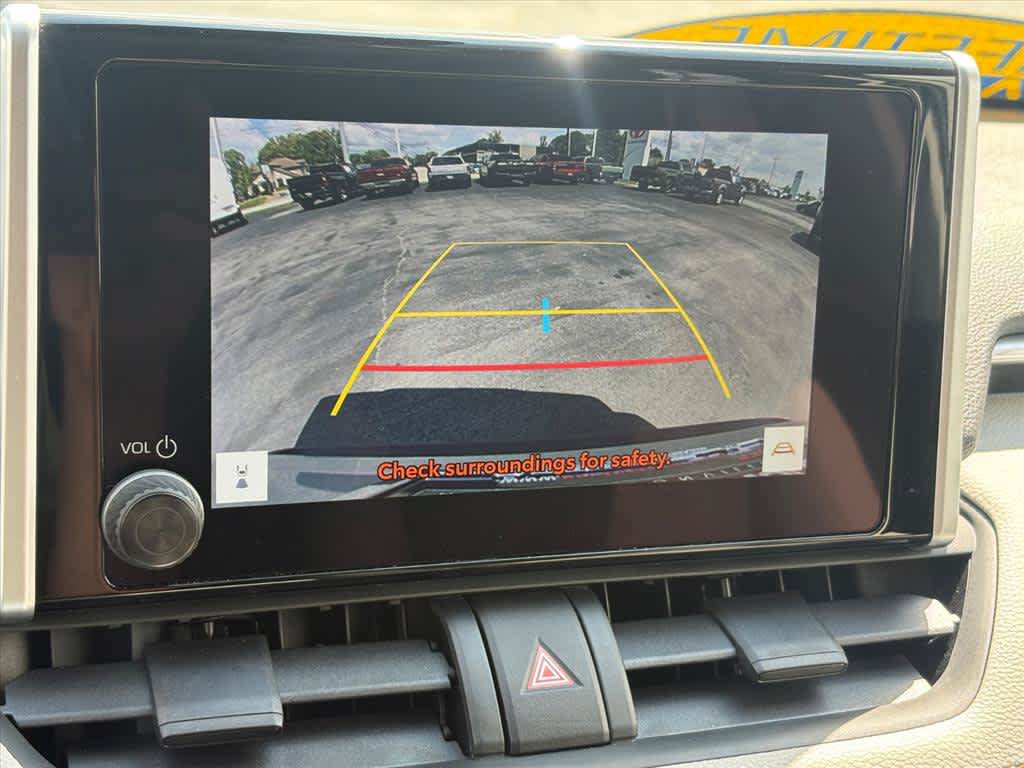 Used 2025 Toyota RAV4 XLE AWD/4WD image 14