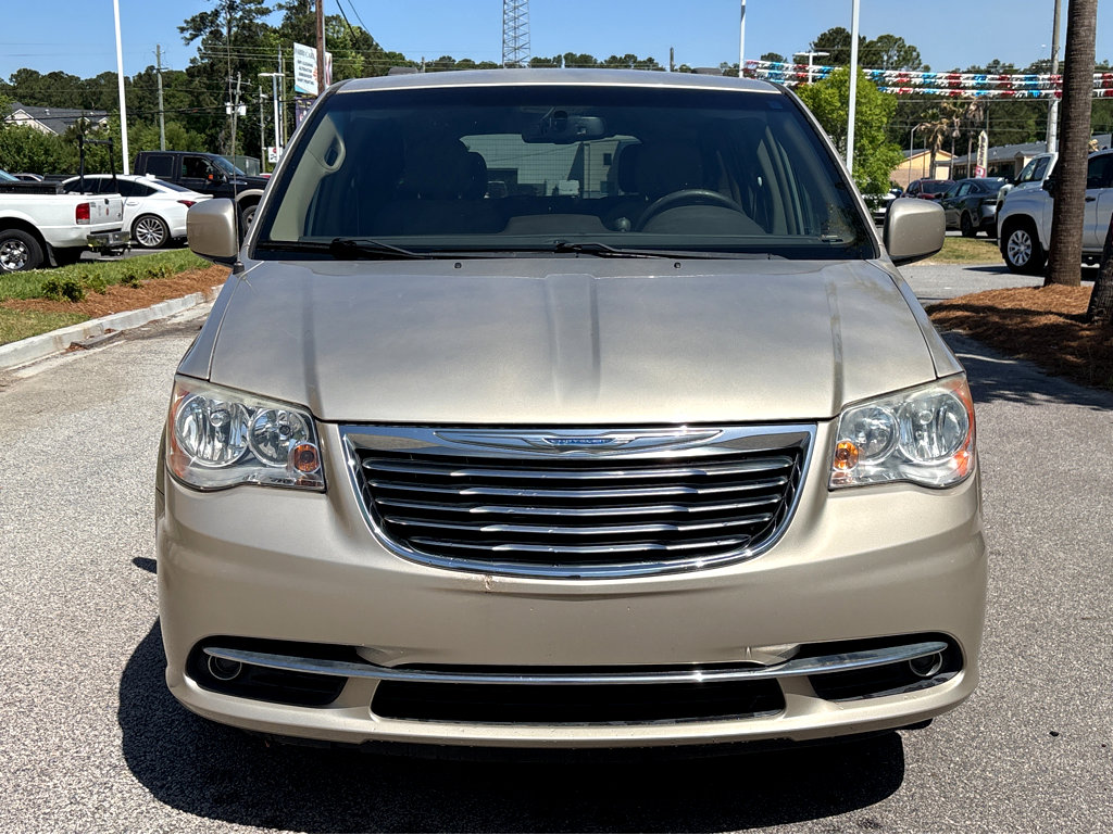 Used 2015 Chrysler Town & Country Touring w/ Driver Convenience Group FWD image 2