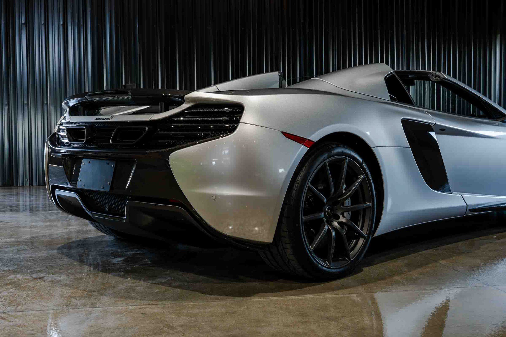 Used 2016 McLaren 650S Spider RWD image 35