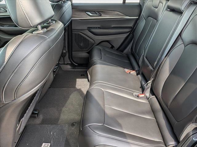 New 2025 Jeep Grand Cherokee Limited w/ Black Appearance Package image 14