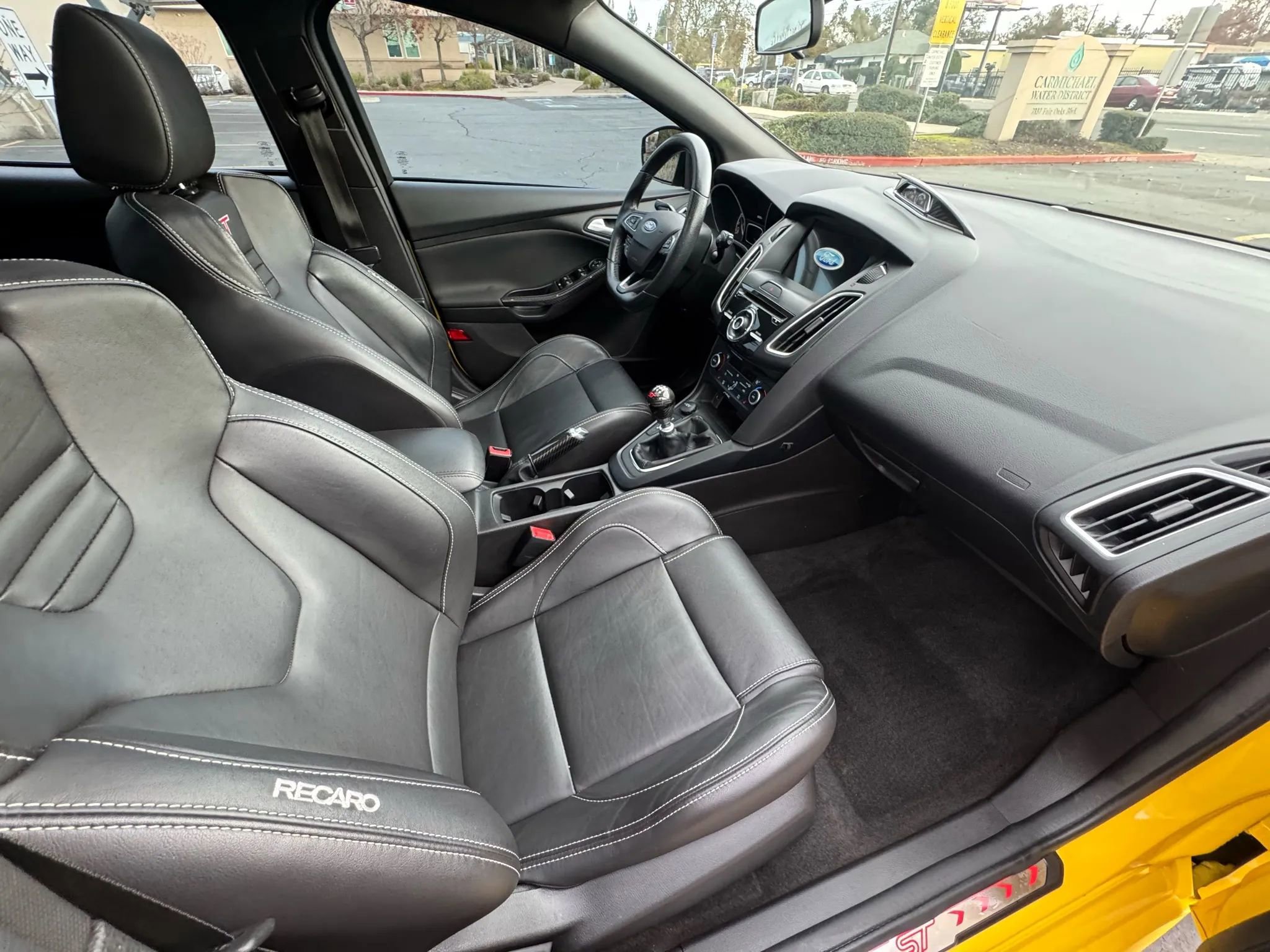 Used 2018 Ford Focus ST w/ Equipment Group 402A FWD image 12