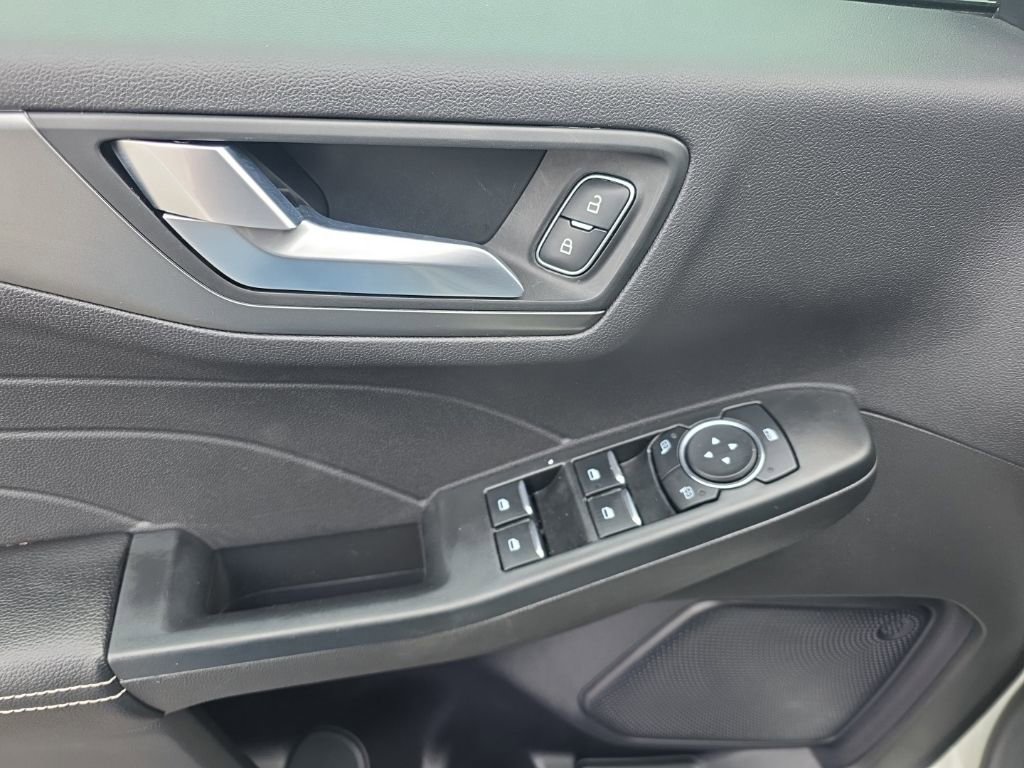 Used 2024 Ford Escape SE image 13