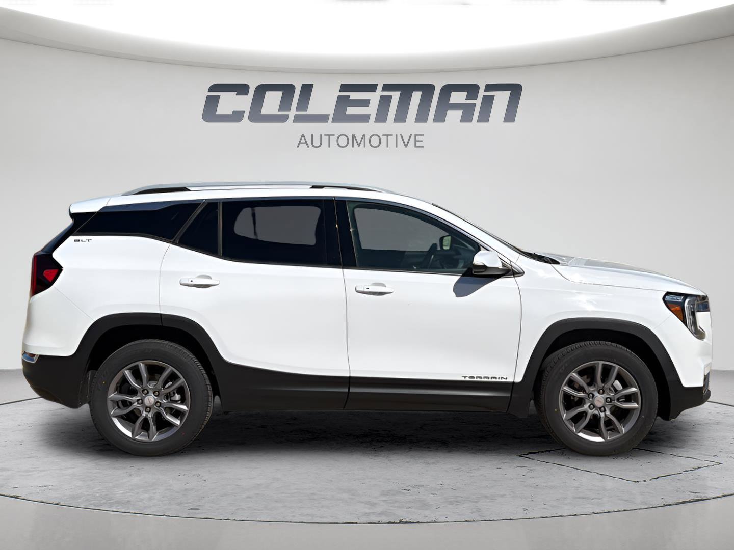 Used 2024 GMC Terrain SLT AWD/4WD image 6