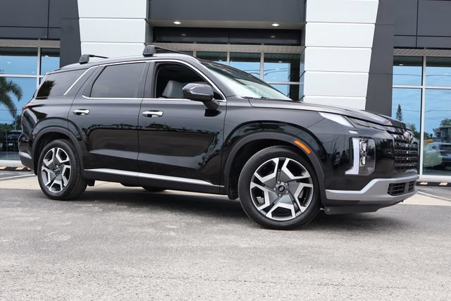 Used 2025 Hyundai Palisade SEL FWD image 2