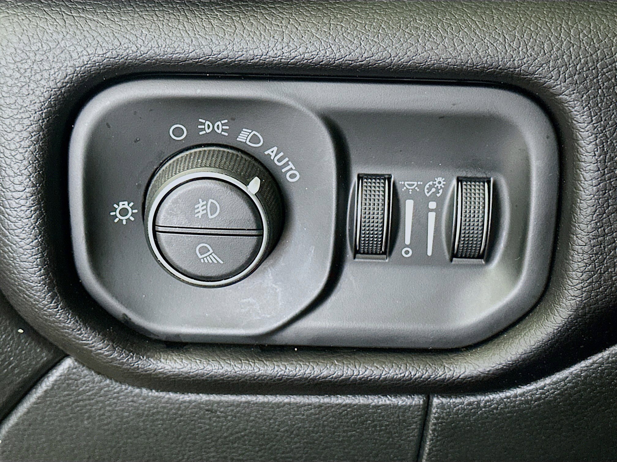 Used 2024 RAM 2500 Laramie image 17