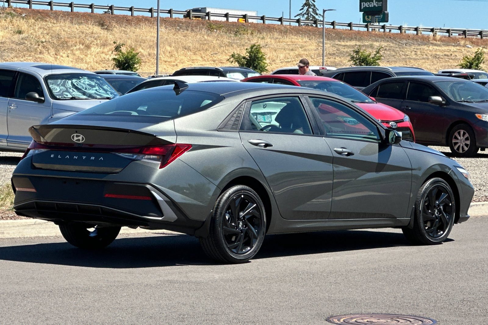 New 2026 Hyundai Elantra SEL Sport FWD image 3