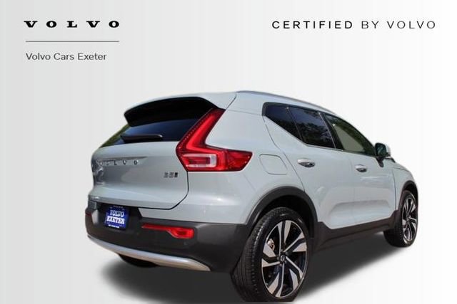 Certified 2024 Volvo XC40 B5 Ultimate w/ Climate Package AWD/4WD image 10