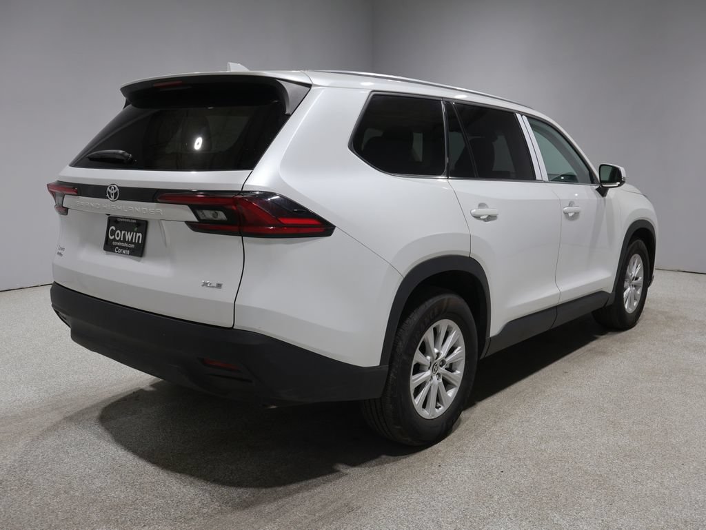 Used 2025 Toyota Grand Highlander AWD image 2