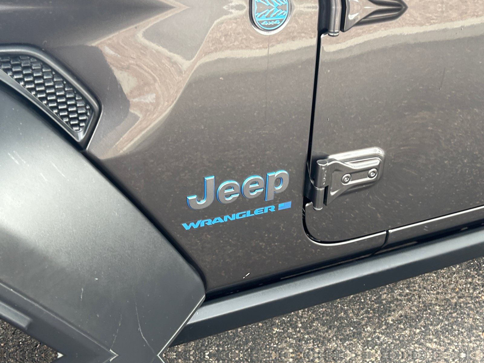 Used 2023 Jeep Wrangler Unlimited w/ 8.4" Radio Group AWD/4WD image 23