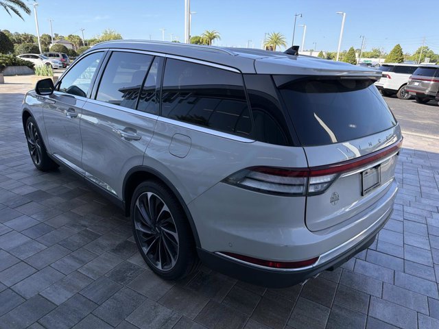Certified 2023 Lincoln Aviator Reserve w/ Equipment Group 201A image 4