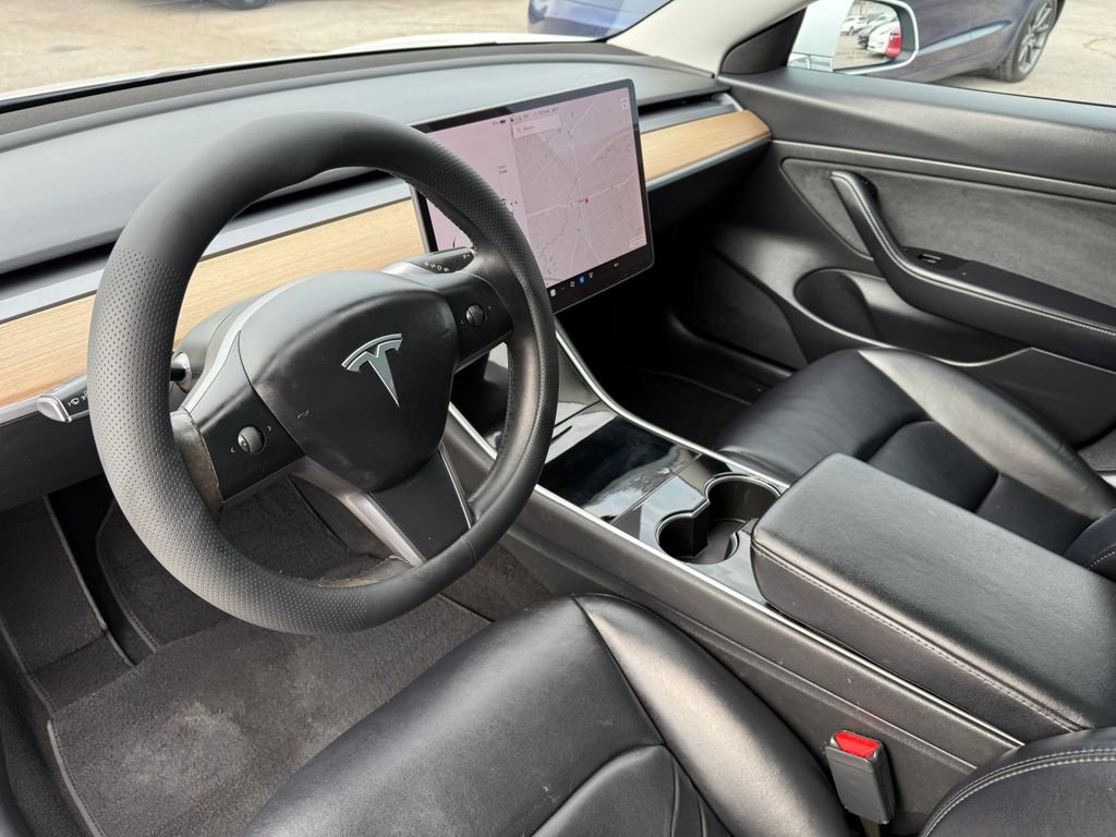 Used 2020 Tesla Model 3 Standard Range image 28