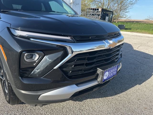 Used 2025 Chevrolet TrailBlazer LT AWD/4WD image 11