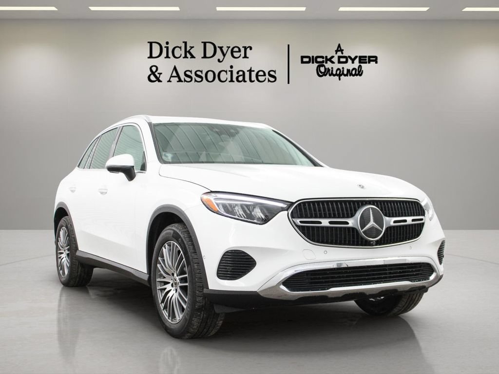 Used 2025 Mercedes-Benz GLC 300 video 1