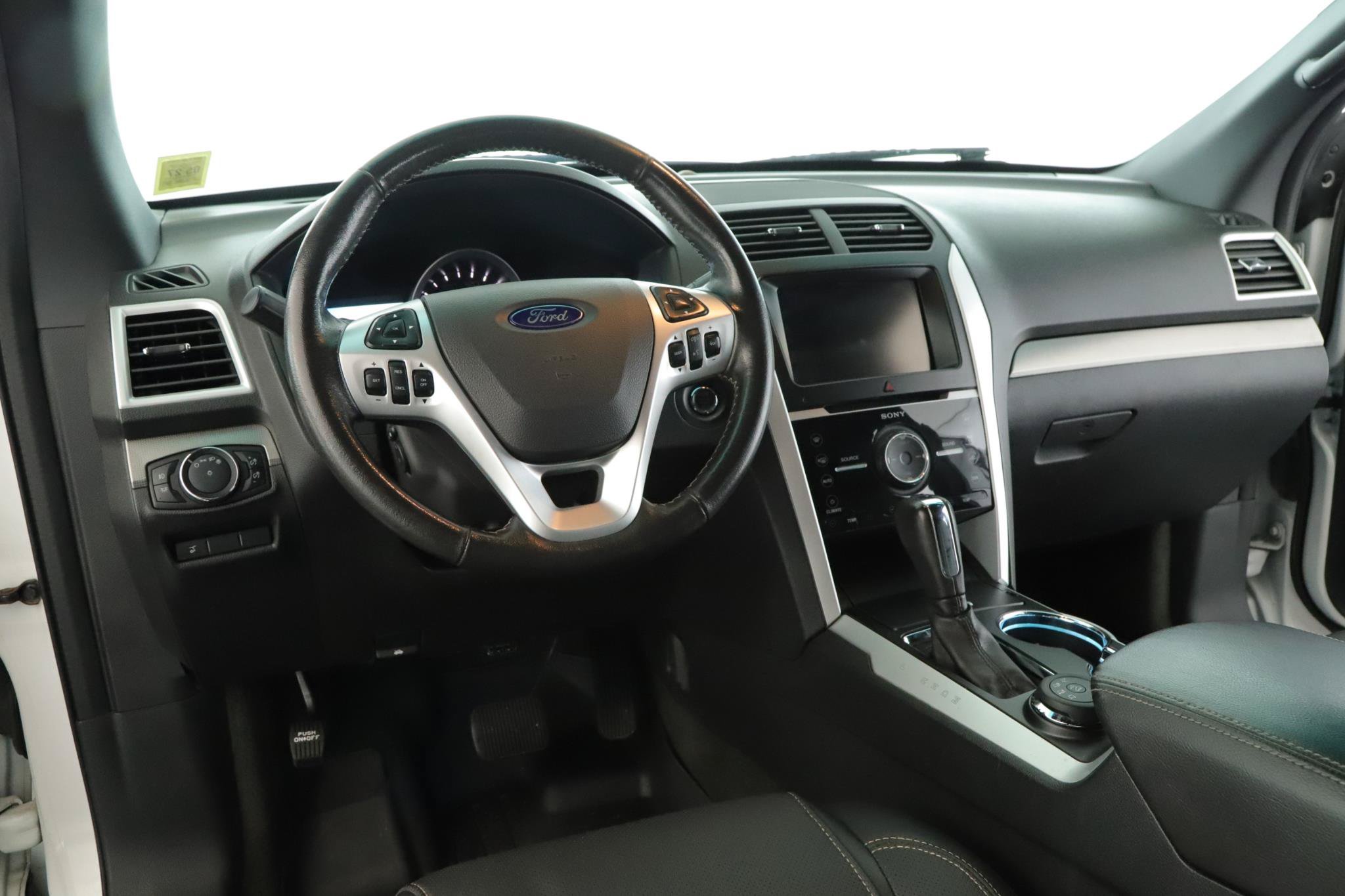 Used 2014 Ford Explorer Sport w/ Equipment Group 401A AWD/4WD image 2