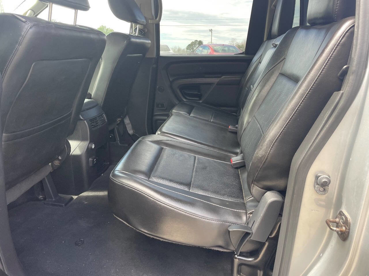 Used 2015 Nissan Titan SL AWD/4WD image 7