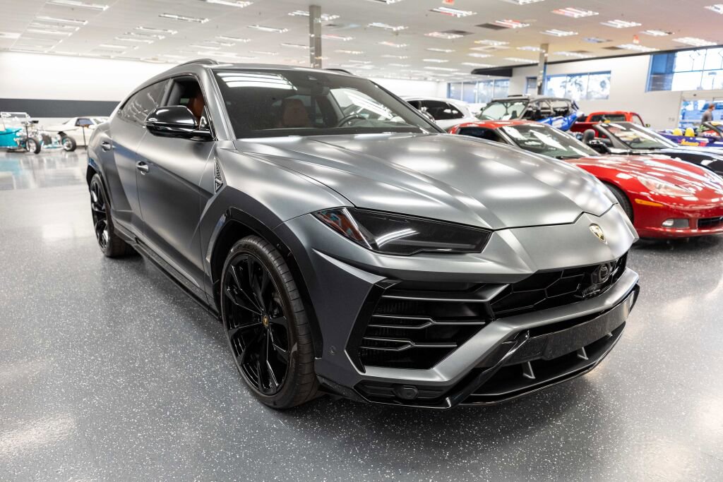 Used 2020 Lamborghini Urus image 3
