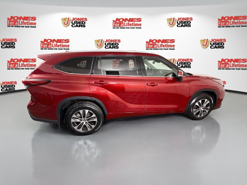 Certified 2022 Toyota Highlander XLE AWD/4WD image 18
