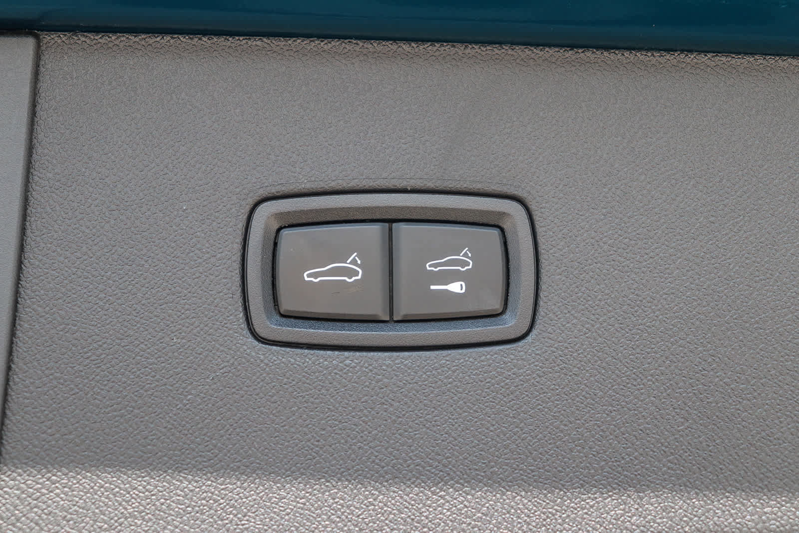 Used 2025 Porsche Cayenne Coupe image 42