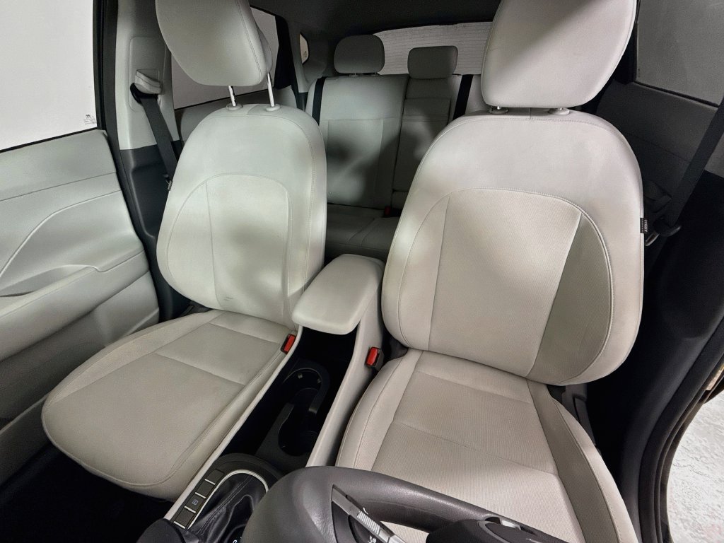 Used 2024 Hyundai Kona SE AWD/4WD image 11