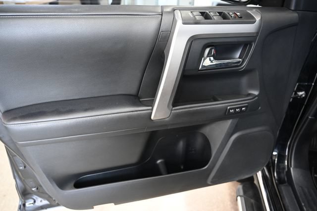 Used 2020 Toyota 4Runner Limited AWD/4WD image 30