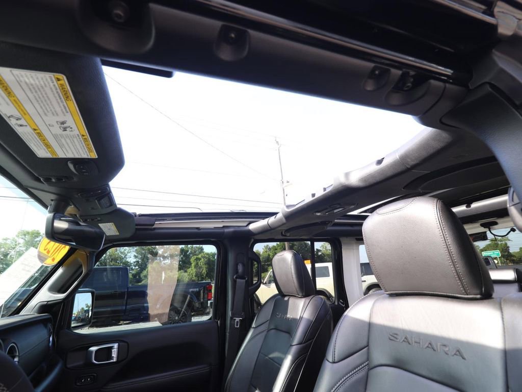 Used 2023 Jeep Wrangler Unlimited Sahara AWD/4WD image 9