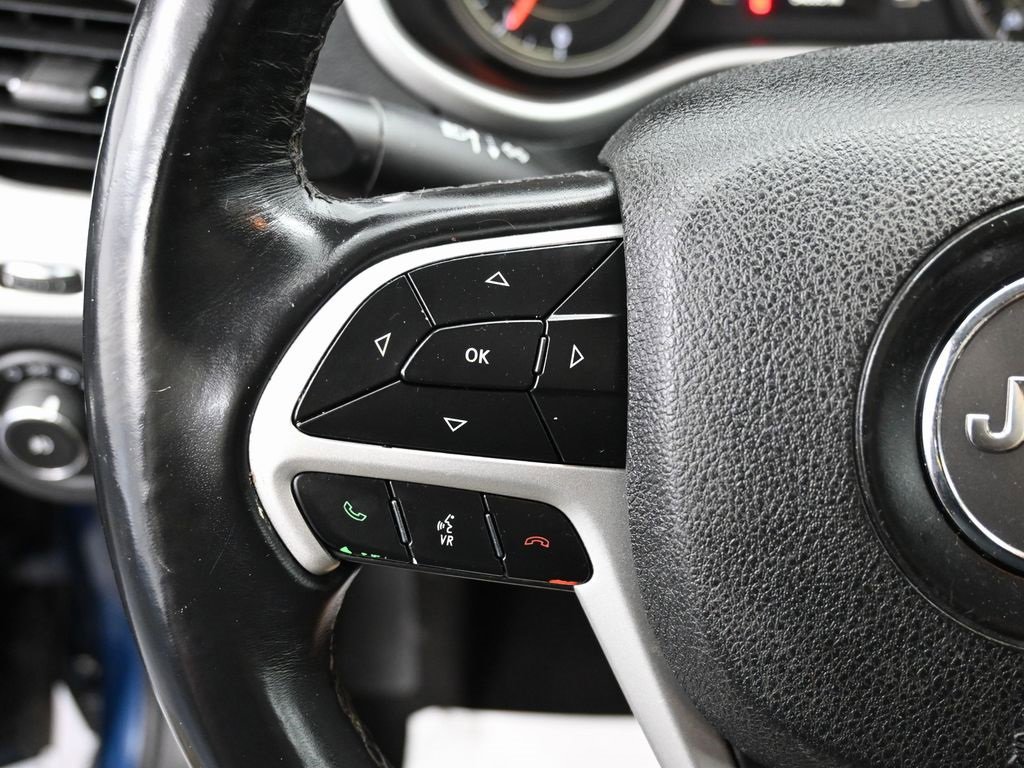 Used 2018 Jeep Cherokee Latitude Plus image 16