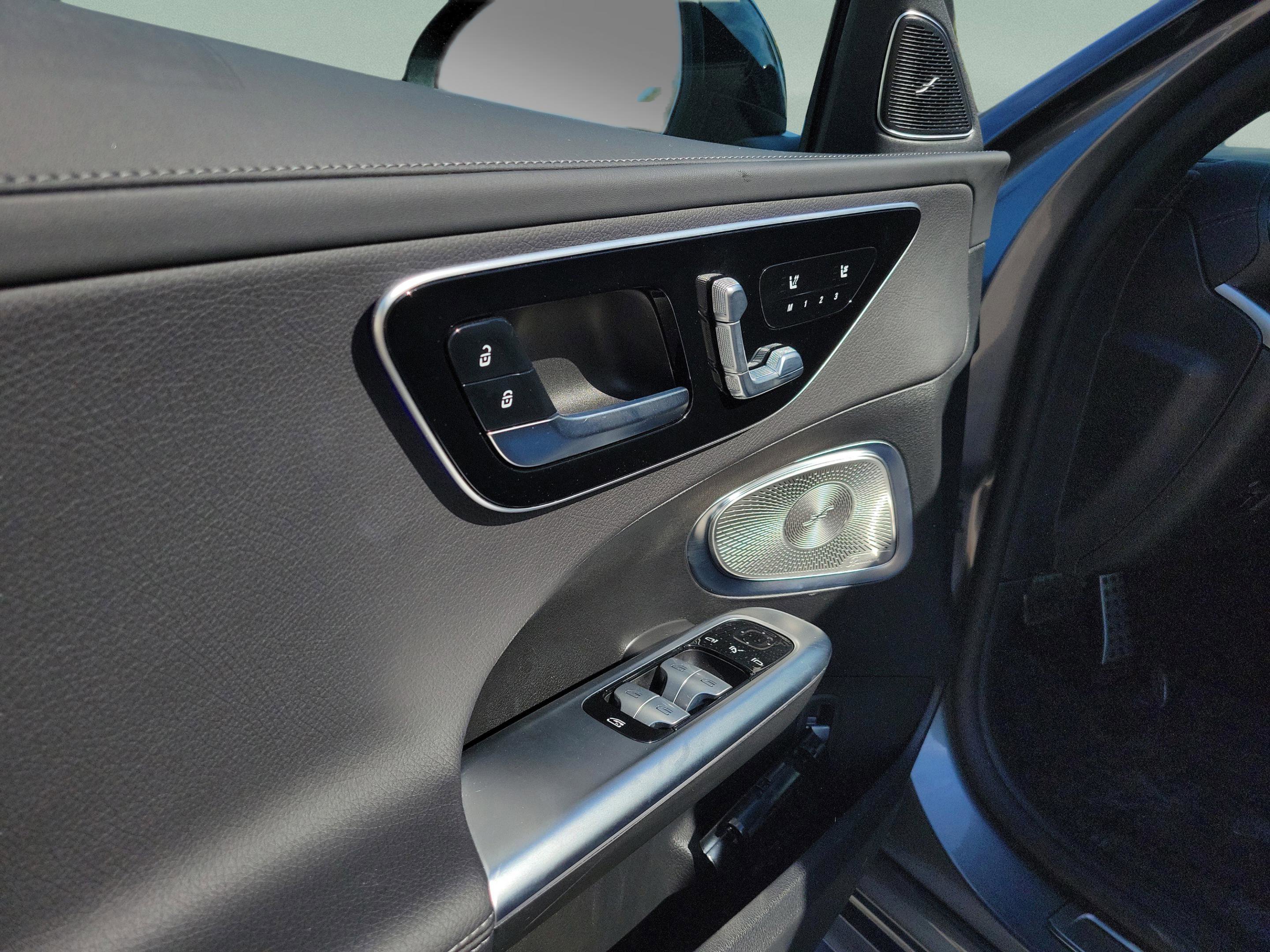 Used 2025 Mercedes-Benz C 300 Sedan image 12