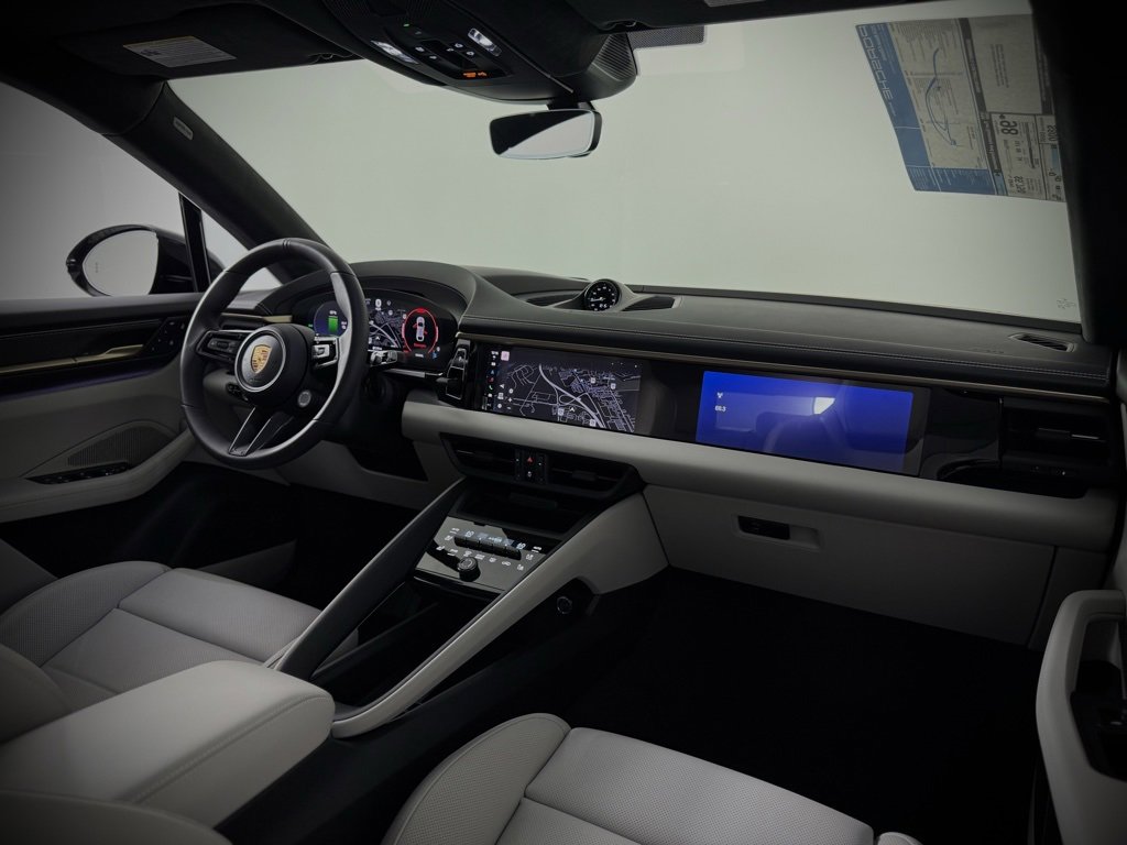 New 2024 Porsche Macan 4 Electric image 22