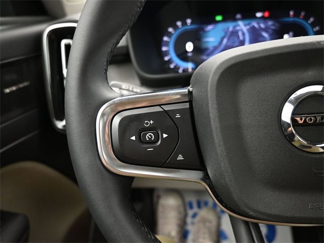Used 2024 Volvo XC40 B5 Plus w/ Climate Package image 25