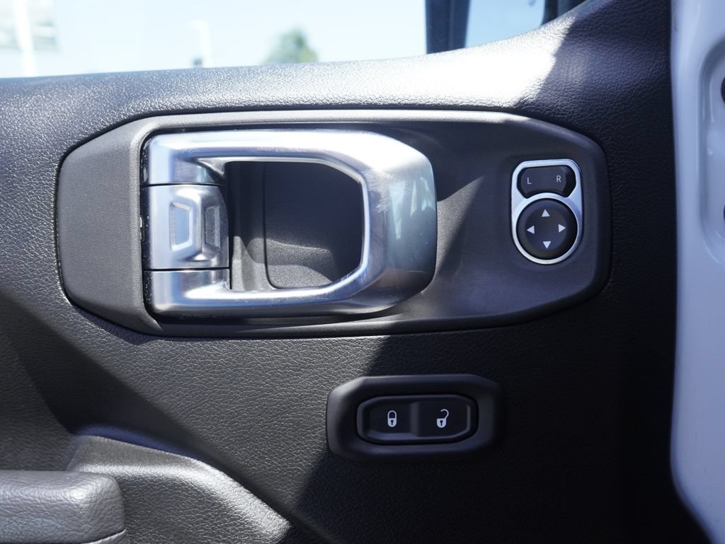 Certified 2025 Jeep Gladiator Sport AWD/4WD image 11