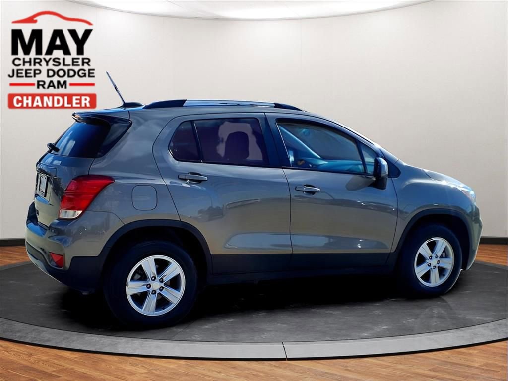 Used 2022 Chevrolet Trax LT w/ LT Convenience Package image 17