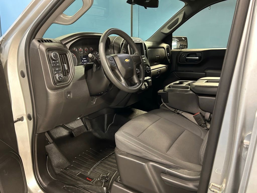 Used 2020 Chevrolet Silverado 1500 Custom w/ Custom Value Package AWD/4WD image 14