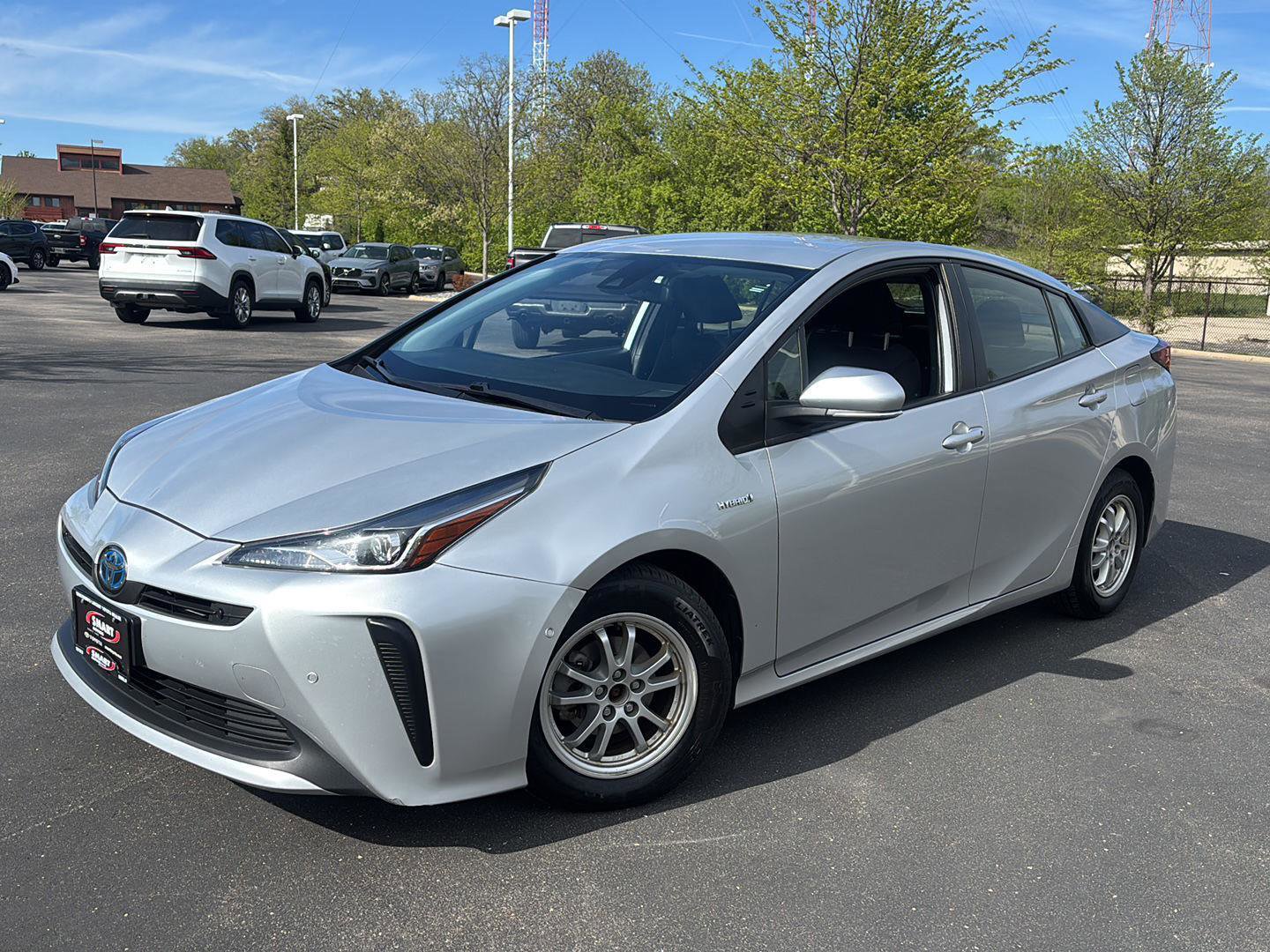 Used 2022 Toyota Prius LE FWD image 1