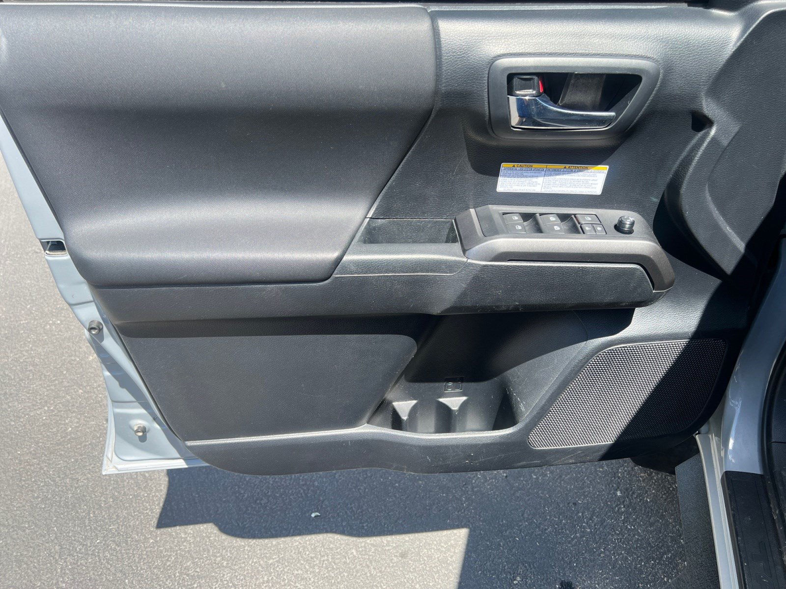 Certified 2019 Toyota Tacoma TRD Off-Road AWD/4WD image 9