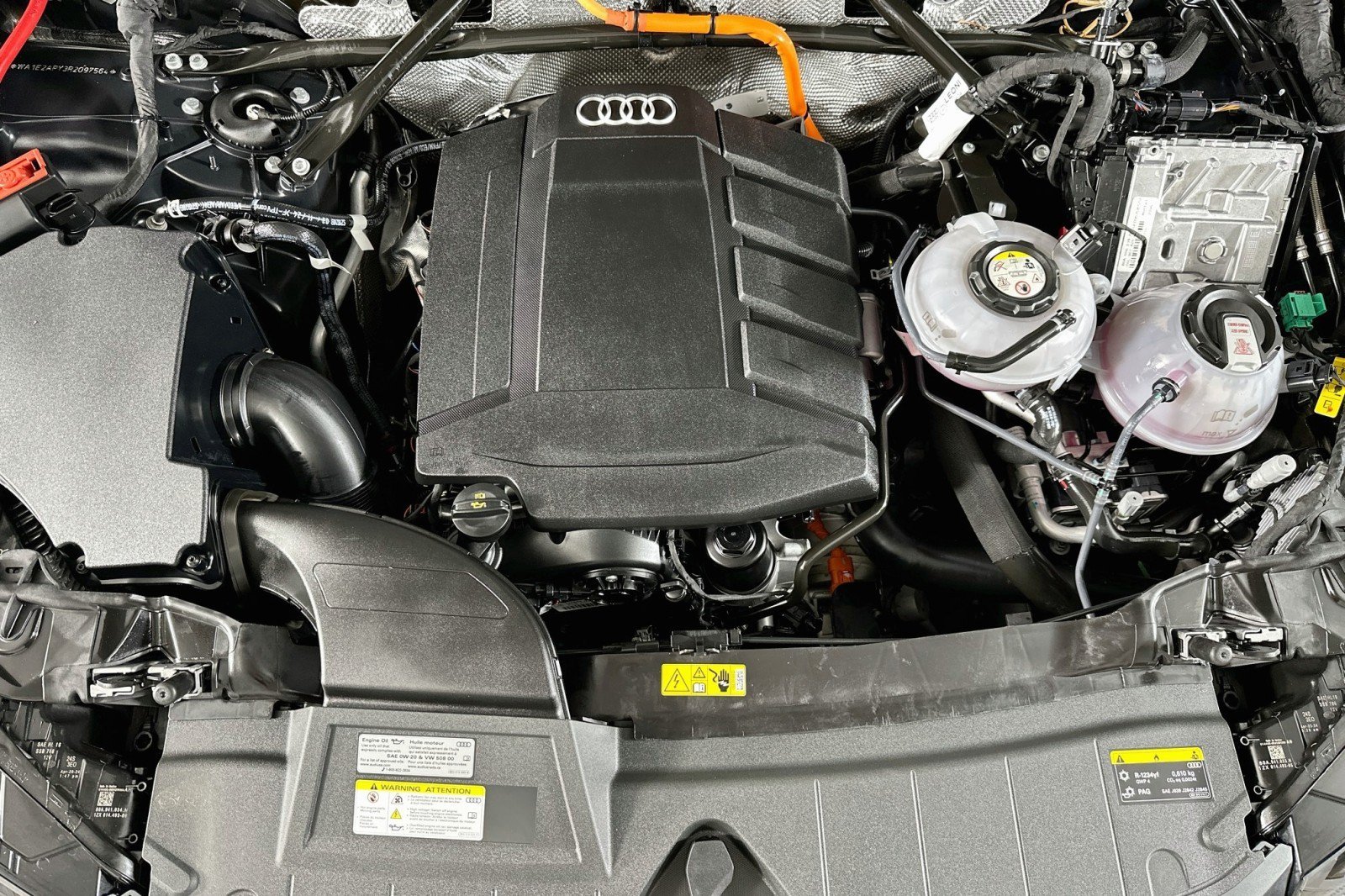 Used 2024 Audi Q5 e Premium Plus w/ Premium Plus Package AWD/4WD image 13