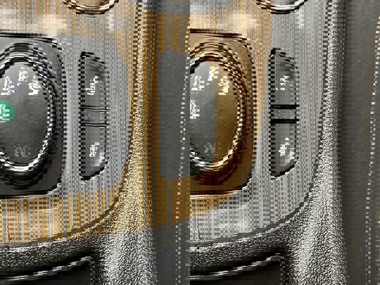 Certified 2023 GMC Acadia SLE w/ Driver Convenience Package image 26